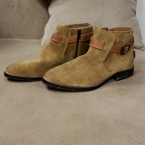 Levi’s Suede Ankle Boots SZ 8